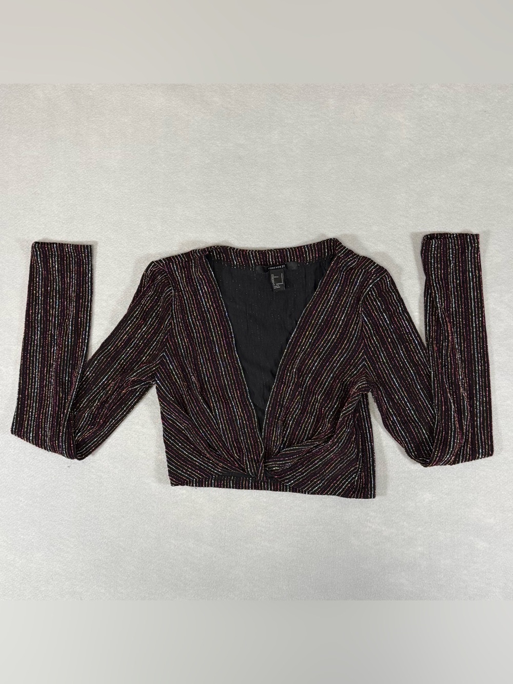 Forever 21 Women’s Black Metallic Stripe Twist-Front Crop Top long sleeve size S